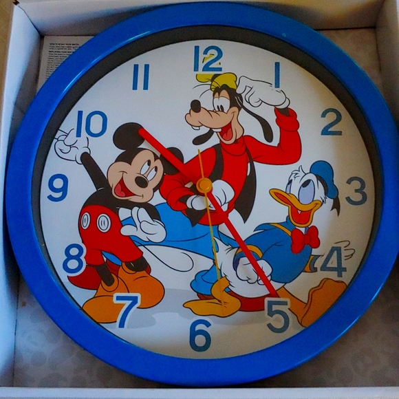 Disney clock - Picture 1 of 2